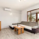 Beautiful In Appartement Povljana