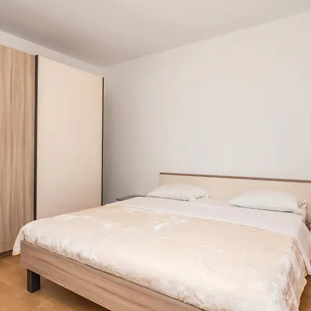 Apartman Pet Friendly In With Wifi