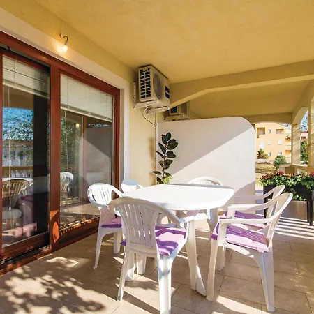 Pet Friendly In With Wifi Apartment Povljana